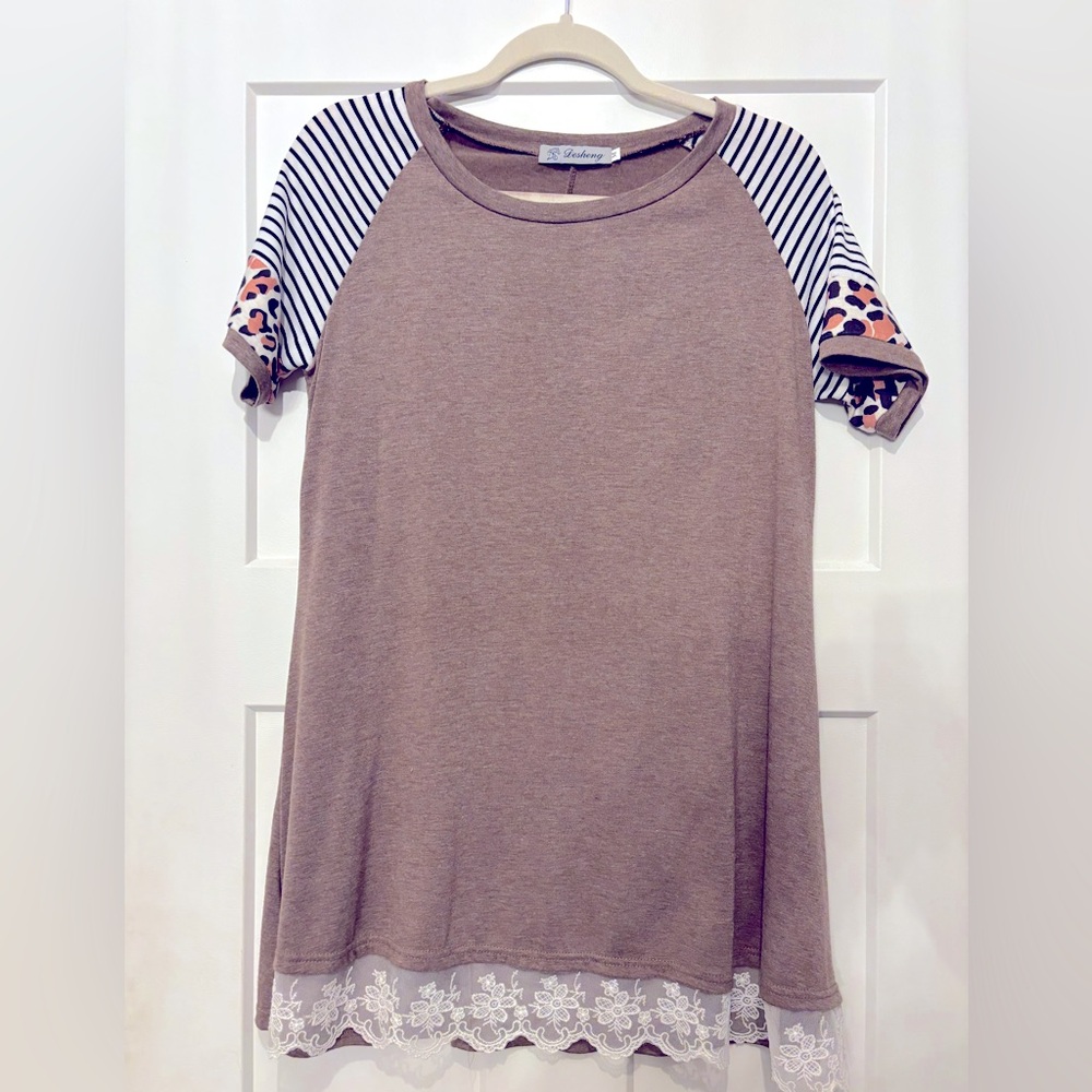Size medium Tan leopard lace long top